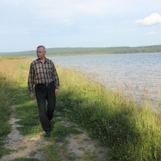 В.Г. Распутин на Байкале. 2012 г. Из фондов ИОКМ