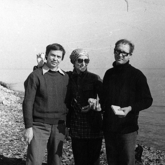 В.Г.Распутин, Л.Е.Шепитько, Р.К.Тюрин на Байкале. Из семейного архива писателя.