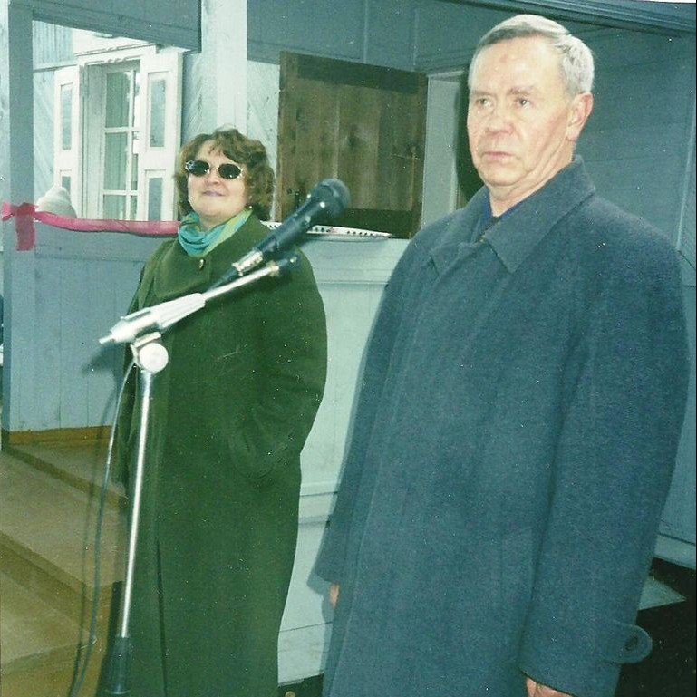 В.Г.Распутин на открытии Усть-Удинского краеведческого музея. 10.10.2002 г. Из фондов Усть-Удинского краеведческого музея.