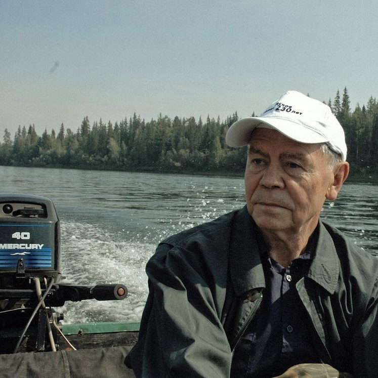 В.Г.Распутин на Киренге. 2007 г. Из семейного архива писателя.